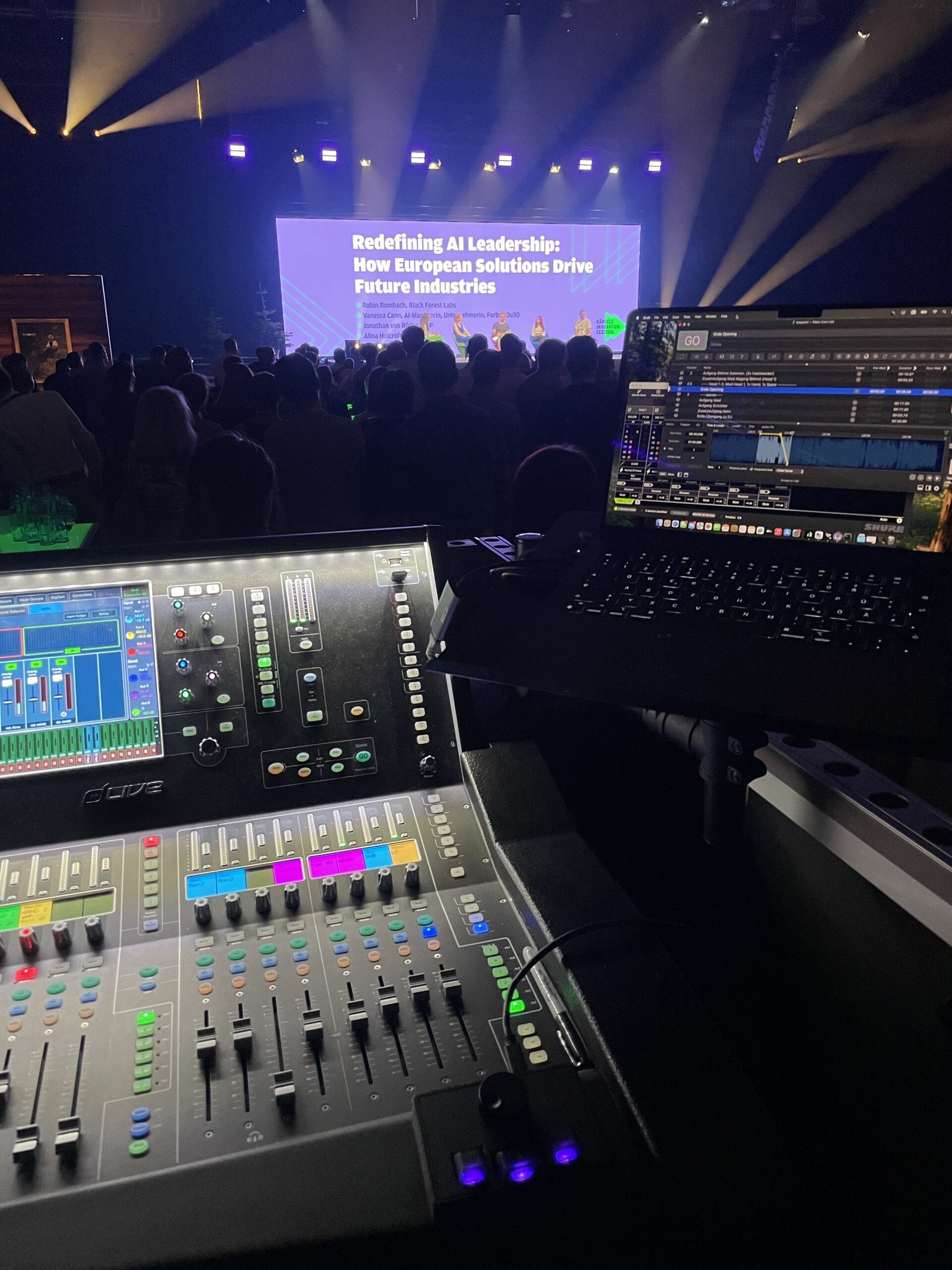 FrenschPress controlling Qlab at a live event
